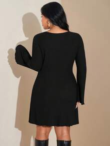 SHEIN Tall CURVE 1件女士休闲纯色优雅喇叭袖连衣裙，春夏款 - 黑色 - 查看 2