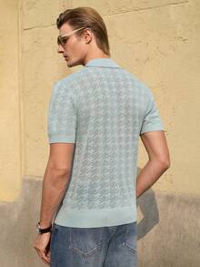 Manfinity CityGents Suéter masculino casual de cor sólida com estampa pied-de-poule vazada e padrão de mil pássaros. Tecido macio para maior conforto. Ideal para uso casual no verão, passeios diários e looks estilosos. Camisas de crochê masculinas, polos de tricô com botões, camisas polo de tricô masculinas, camisas de tricô azul bebê masculinas. - Menta verde - Ver 4