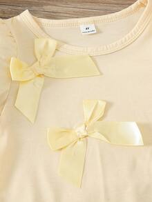 SHEIN Playful Pals 2件套 女童圆领短袖3D蝴蝶结灯笼袖T恤+松紧腰喇叭牛仔裤蓝色休闲套装，夏季新品 - 黃色 - 查看 3