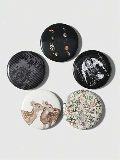 ROMWE Goth Conjunto de 5 piezas de moda Y2k dulce y fresca: 1) Estilo gótico personalizado con sello de barra, cruz y alas de ángel en blanco y negro; 2) Cobra de amor en negro y dorado con luna; 3) Imagen de la musa con letras en negro y gris; 4) Ciervo retro de dibujos animados en marrón; 5) Broche/colgante con estampado de cuervo, serpiente, planta, flor, estrella y luna. Ideal como regalo para hermanas, novias, amigas y uso diario de chicas y mujeres.