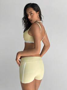Aloruh Bộ đồ bơi và tập yoga mùa xuân/hè mới dành cho nữ, đồ bơi hai mặt màu vàng nhạt, thiết kế thể thao năng động cổ điển với viền tương phản, trang phục đi biển và nghỉ dưỡng cho nữ, trang phục du lịch cho nữ, đồ bơi cho nữ, đồ bơi nữ, đồ bơi nữ thanh lịch cho nữ, đồ bơi nữ. - Màu vàng - Xem 2