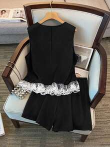 GlowEve CURVE 大码女装两件套：法式蕾丝边背心上衣和短裤套装，优雅时尚休闲风 - 黑色 - 查看 2