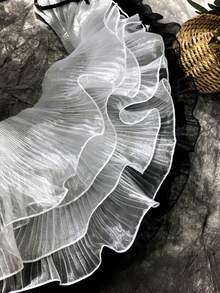 1 chiếc phụ kiện trang trí đa năng, đồ dùng may vá thủ công, vải organza đổi màu óng ánh lấp lánh kiểu nàng tiên cá, với những đường xếp ly thanh lịch, viền ren lớn. Tuyệt vời cho các lễ cưới, tiệc tùng, lễ hội, trang phục sân khấu, thời trang mùa xuân hè, các dự án DIY, sáng tạo thủ công, trang trí quần áo, trang trí nhà cửa. Sản phẩm phổ biến. - trắng - Xem 5