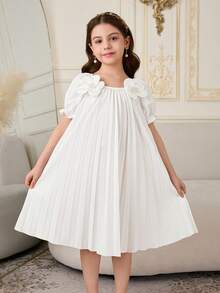 SHEIN Đầm công chúa mềm mại, mơ mộng dành cho bé gái, được làm từ chất liệu vải nhẹ, mềm mại với tay ngắn, dáng chữ A giúp dễ dàng vận động, chiếc đầm trắng thướt tha và duyên dáng, phù hợp cho mặc hàng ngày, dự tiệc và các hoạt động giải trí, nhẹ nhàng cho mùa xuân/hè. - trắng - Xem 3