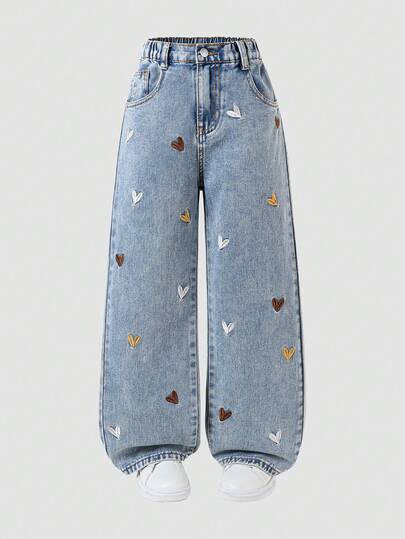 SHEIN ChillGRL Nuevos jeans de pierna ancha para niñas otoño e invierno 2025. Jeans sueltos con bordado de corazón lindo, color de mezclilla vintage desgastado, estilo de calle preppy Y2K casual y retro, patrón bordado rasgado, bordado de corazón rosa, cómodo denim de algodón, pantalones de color azul denim para todas las temporadas. Jeans sueltos de pierna ancha con corazón a la moda para niñas, diseño de cintura elástica