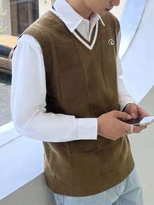 Claim Dot 男士时尚休闲V领针织背心 - 銅色 - 查看 4