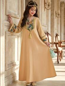 Đầm dài tay cổ chữ V thêu hoa tua rua cho bé gái tuổi teen, thích hợp mặc đi chơi, dự tiệc hoặc dạo phố. - Màu be - Xem 2