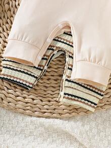 SHEIN Conjunto de 2 piezas de mono de manga larga media abierta con bordado de oso de peluche en color albaricoque y rayas, adecuado para recién nacidos niños en verano