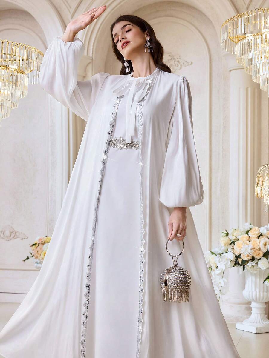 Al Najma 女士长袖镶钻长袍和无袖圆领阿拉伯长袍套装 - 白色 - 查看 1