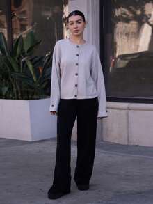 Andrea Bello 纽扣袖口细节宽松针织开衫，优雅可爱性感街头风，适合秋季、夜晚外出、冬季、圣诞节派对、晚宴、新年和感恩节等场合。 - 灰色 - 查看 6