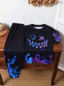 SHEIN 2 delar stickat set med rund hals, t-shirt och byxor för barn/pojkar, bekvämt och avslappnat, tryckt grafiskt - Multifärgad - Visa 4