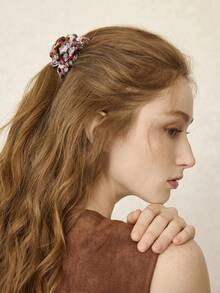 MOTF PREMIUM RHINESTONE DETAIL STEREO FLORAL HAIR CLAW - Red - View 5