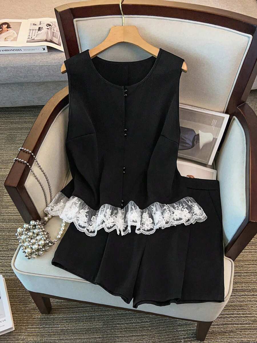 GlowEve CURVE 大码女装两件套：法式蕾丝边背心上衣和短裤套装，优雅时尚休闲风 - 黑色 - 查看 1