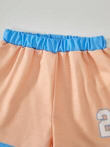 SHEIN Casuvi Kids Conjunto de primavera/verano de moda para niñas Casuvi, camiseta de manga corta con cuello en V de punto y estampado de letras y números, con puños contrastantes, shorts casuales con cintura elástica y estampado de números con bajo contrastante, cómodo para deportes y uso diario, adecuado para vacaciones de verano, actividades al aire ocasiones casuales - Rosa - Ver 9