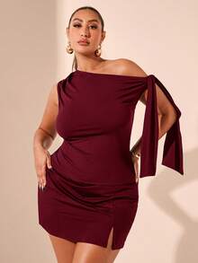 SHEIN BAE Plus Size Women Asymmetric Cold Shoulder Black Top, Suitable For Commute, Dates, Afternoon Tea