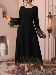 Al Najma 新款纯色蕾丝刺绣阿拉伯风格连衣裙，优雅派对之选 - 黑色 - 查看 4