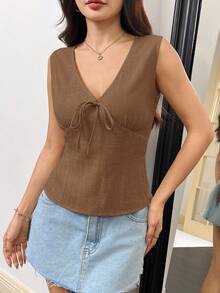 SHEIN EZwear 女士纯色V领系带亚麻吊带背心，适合度假穿着。棕色衬衫，棕色上衣，女士针织上衣，夏季上衣，系带上衣，棕色夏季上衣，前系带上衣，系带上衣，棕色背心，棕色前系带上衣，无袖上衣，棕色背心，女士夏季上衣，亚麻上衣，女士背心，可爱上衣，女士休闲现代夏季上衣，女士棉质上衣。 - 棕色 - 查看 6