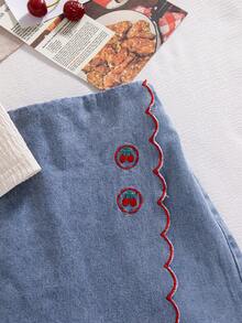 SHEIN Playful Pals 2 Peças Conjunto de Top Polo Sem Mangas Texturizada de Malha com Decoração de Coração de Cereja e Saia Denim Curta para Meninas Pré-Adolescentes, Verão - Multicolorido - Visão 8