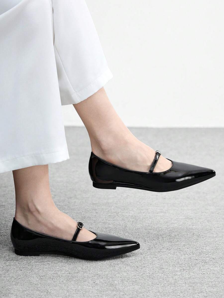 CUCCOO BIZCHIC 女士黑色漆皮尖头金属扣带鞋，通勤和日常穿着皆宜 - 黑色 - 查看 1