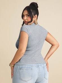 SHEIN BAE 大码女式休闲高领纽扣针织弹力短袖T恤 - 淺灰色 - 查看 2