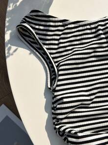 Teen Girls' Casual Elegant Asymmetric Shoulder Fitted Striped Black & White Knit Camisole, Suitable For Vacation, School, Daily Wear, Spring/Summer - Black - View 4