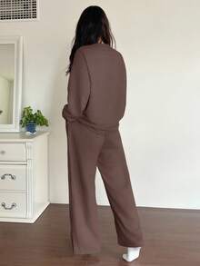 DAZY Bộ đồ ngủ nữ 2 món gồm áo nỉ và quần dài rộng rãi in chữ trang trí, thích hợp cho mùa Thu/Đông. - màu nâu - Xem 2