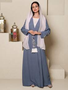 Al Najma 端庄刺绣流苏女士阿拉伯长袍 - 藍色 - 查看 4