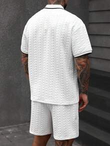 Manfinity CasualCool 男士休闲短袖Polo衫短裤套装，针织钩编面料，白色男士Polo衫套装，休闲两件套。也是送给丈夫、男友或朋友的理想礼物。男士休闲短裤两件套，男士两件套服装，白色男士两件套夏季套装 - 白色 - 查看 2