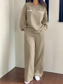 DAZY 2件套女士字母印花装饰宽松卫衣和长裤家居服套装，秋冬款