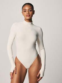 MISSGUIDED 高领长袖罗纹运动连体衣，胸前印花，非常适合休闲运动和训练活动 - 奶油白 - 查看 4