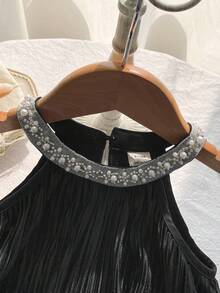 SHEIN Bộ áo liền thân không tay màu trắng xếp ly đính ngọc trai thanh lịch và dễ thương cho bé gái sơ sinh, đa năng cho mùa hè. - màu đen - Xem 3