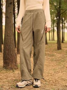 SHEIN In My Nature 女士字母印花抽绳腰带口袋阔腿宽松户外裤 - 卡其色 - 查看 1