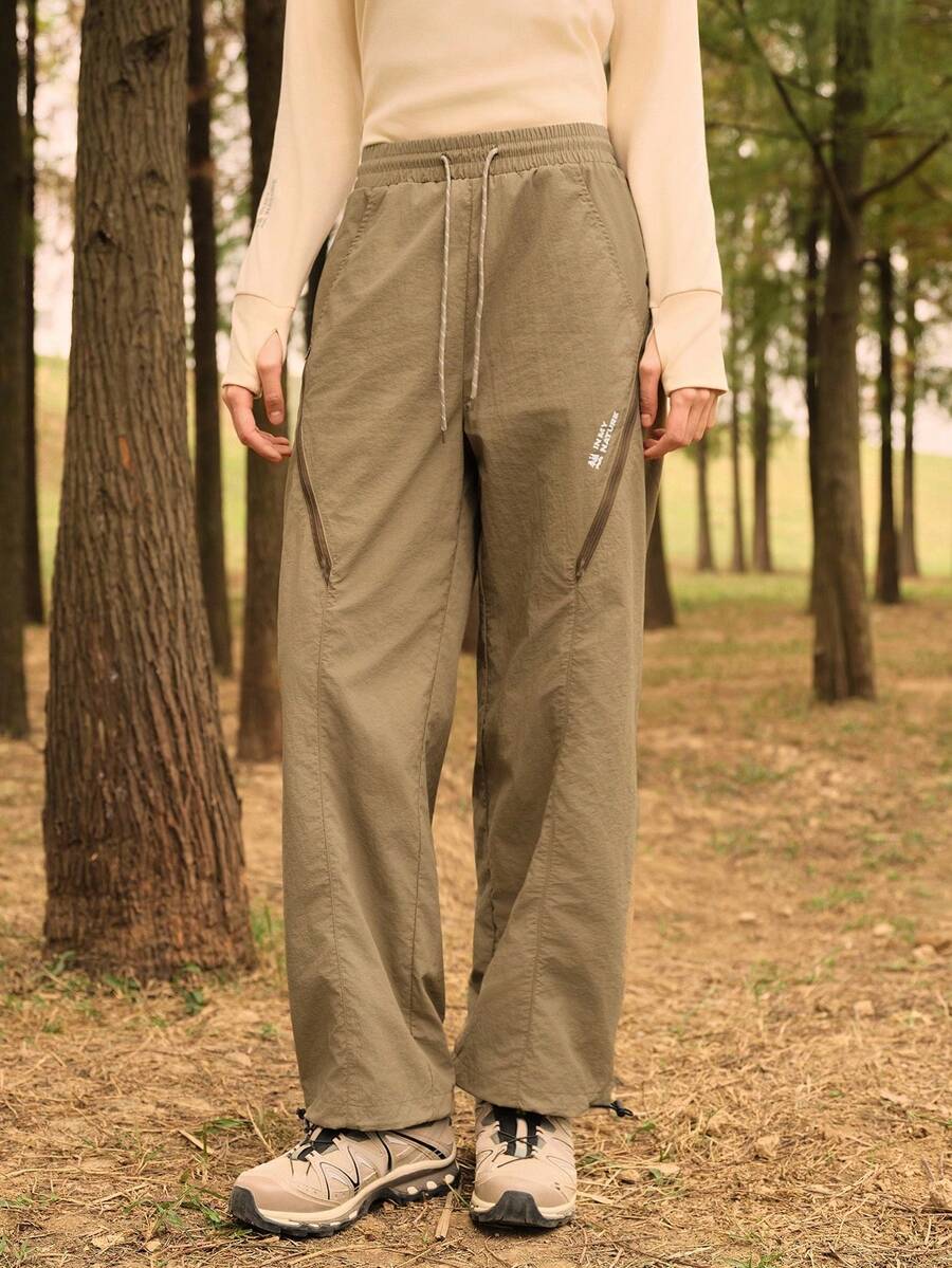 SHEIN In My Nature 女士字母印花抽绳腰带口袋阔腿宽松户外裤 - 卡其色 - 查看 1