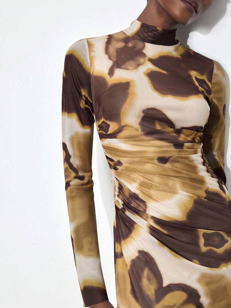 SHEIN Maija 2026 Robe longue ajustée à col imprimé tie-dye et dos nu pour femmes, printemps et été. Convient pour les déplacements urbains, les affaires, les sorties décontractées, la plage, les stations balnéaires, les événements élégants, les festivals de musique, la Saint-Valentin, l'été
