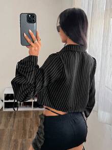 SHEIN HypeZone Áo blazer ngắn tay dây rút kẻ sọc phong cách đường phố dành cho nữ - màu đen - Xem 2