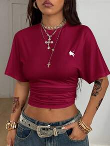 Coolane 夏季女士外出休闲街头风极简主义Y2K基础日常穿搭休闲返校街头风弹力红色宽松褶皱短款T恤 - 酒紅色 - 查看 4