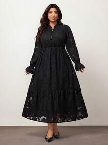 Enliva 大码女式提花长袖中长连衣裙，黑色A字裙摆，纽扣装饰，适合圆润身材曲线。 - 黑色 - 查看 5