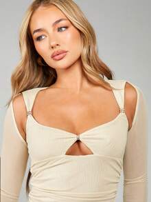 MISSGUIDED Robe mini à manches longues avec détails de fronces, découpe en forme de trou de serrure et garniture de strass pour les occasions de soirée - Crème - Voir 5