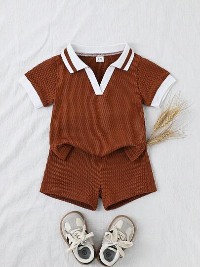 SHEIN Vintaside Kids Conjunto de verano sólido verde para bebé niño, con polo de manga corta a juego con pantalones cortos, estilo minimalista sin gráficos, corte holgado, adecuado para juegos al aire libre, uso casual en casa, deportes ligeros