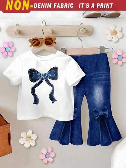 女婴牛仔印花蝴蝶结图案两件套，适合外出，春、夏、秋、冬四季皆宜，白色T恤搭配喇叭裤，可爱、舒适、百搭，日常穿着也十分合适。