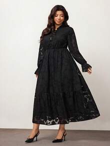 Enliva 大码女式提花长袖中长连衣裙，黑色A字裙摆，纽扣装饰，适合圆润身材曲线。 - 黑色 - 查看 3