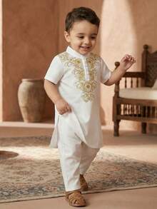 2pcs/Set Baby Boys Casual Short Sleeve White Robe & Pants Set, Robe With Slit Hem Design, Arabic Robe, Islamic Clothing, Kaftan, Saudi Arabian Attire, Boy Dress Robe, Basic Style Suitable For Spring, Summer, Autumn, Winter, Fit For 3 Months To 24 Months Baby Boys Baby Arabic Clothing Baby Boy Party Wear Arabic Dishdasha, Islamic Clothing, Kaftan, Saudi Arabian Outfit, Robe, Boys White Kurta, Boys White School Thobe, Boys Kurtas Baby Boy Traditional Clothes Baby Boy Traditional Outfit