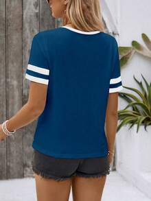EMERY ROSE Camiseta gráfica de mujer con media cremallera y mangas cortas a rayas - Multicolor - Ver 2