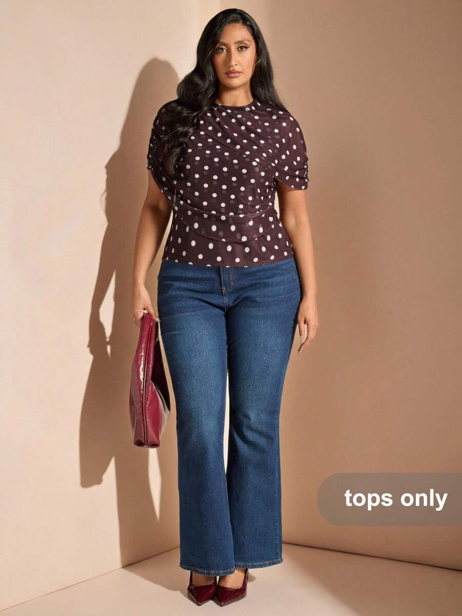 SHEIN BAE 大码女式时尚优雅波点短袖上衣，圣诞节、新年、休闲、大码正式场合、优雅、感恩节、秋冬季大码精致休闲波点印花褶皱修身短袖上衣，早午餐上衣、外出上衣、波点上衣、棕色上衣 - 棕色 - 查看 1