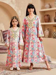 SHEIN Váy dài tay cổ chữ V in hoa cho bé gái tuổi mới lớn - Hồng - Xem 2