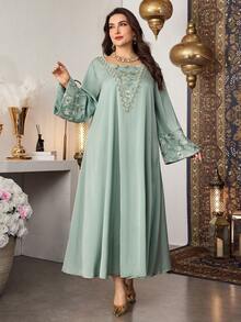 SHEIN Najma CURVE Vestido de manga abullonada con cuello cuadrado, parches de malla y bordados, elegante para primavera/verano - Verde - Ver 5