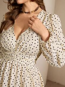 Flirla 大码女装春夏法式浪漫西西里风优雅休闲通勤波西米亚度假下午茶波点印花褶皱腰部荷叶边松紧腰喇叭下摆短袖迷你连衣裙 - 杏色 - 查看 1