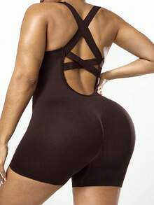 Rhythm Era 女士无缝加大码棕色交叉绑带瑜伽短裤连体裤，适合运动、户外活动和日常穿着