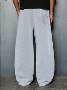 PAVTROS 男士时尚街头风图案刺绣工艺阔腿运动裤，哥特暗黑风格图案刺绣贴片工艺设计，做工精良。适合日常穿着、外出、上学、派对、音乐节等场合。男女皆宜，可作为送给男友、朋友、丈夫的礼物，也适合锐舞派对等场合。 - 淺灰色 - 查看 3