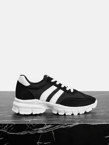 Vate Women Sports Shoes - Black - View 2